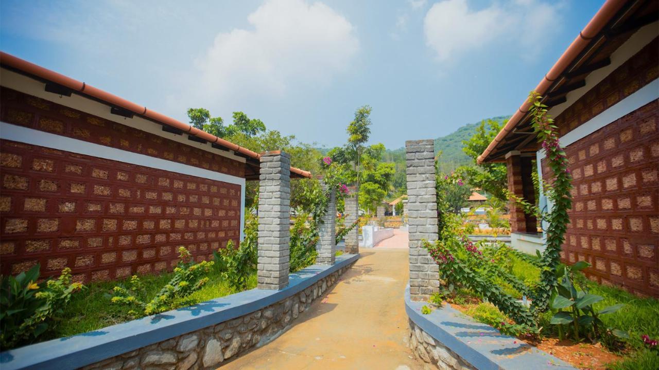 Aara Jungle Resort Coimbatore Buitenkant foto