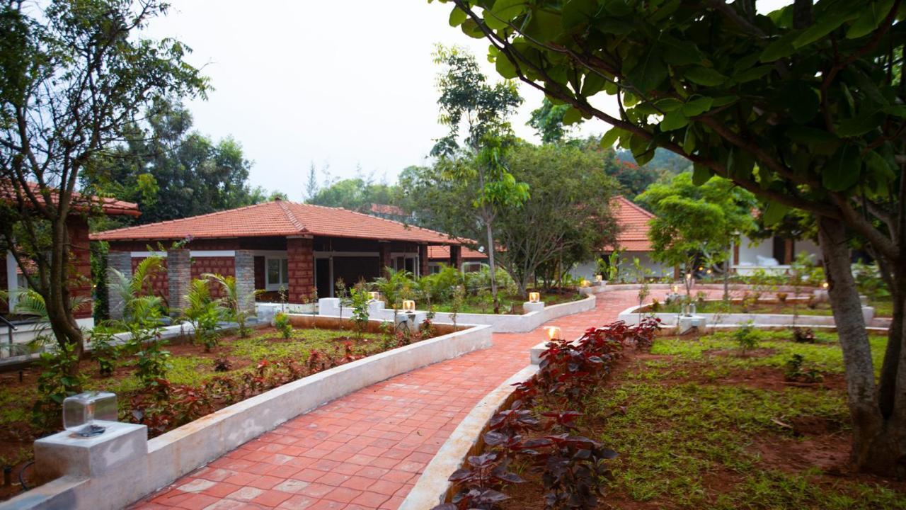 Aara Jungle Resort Coimbatore Buitenkant foto