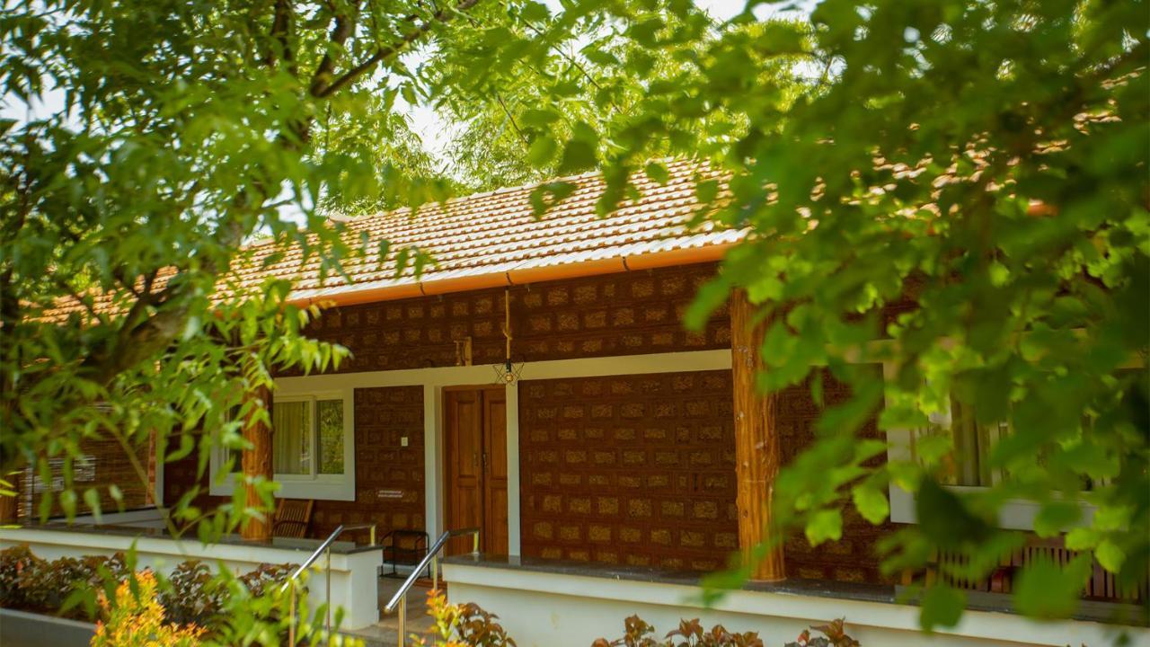 Aara Jungle Resort Coimbatore Buitenkant foto