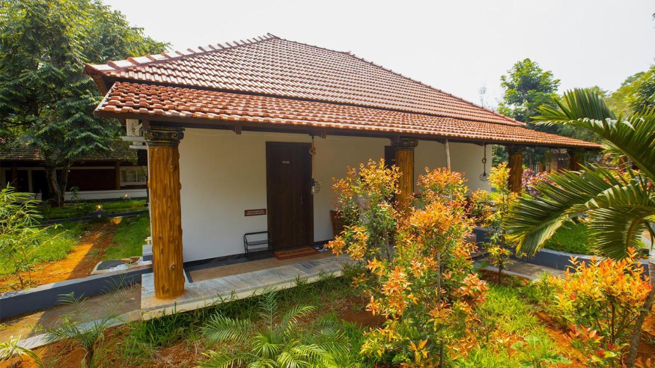 Aara Jungle Resort Coimbatore Buitenkant foto