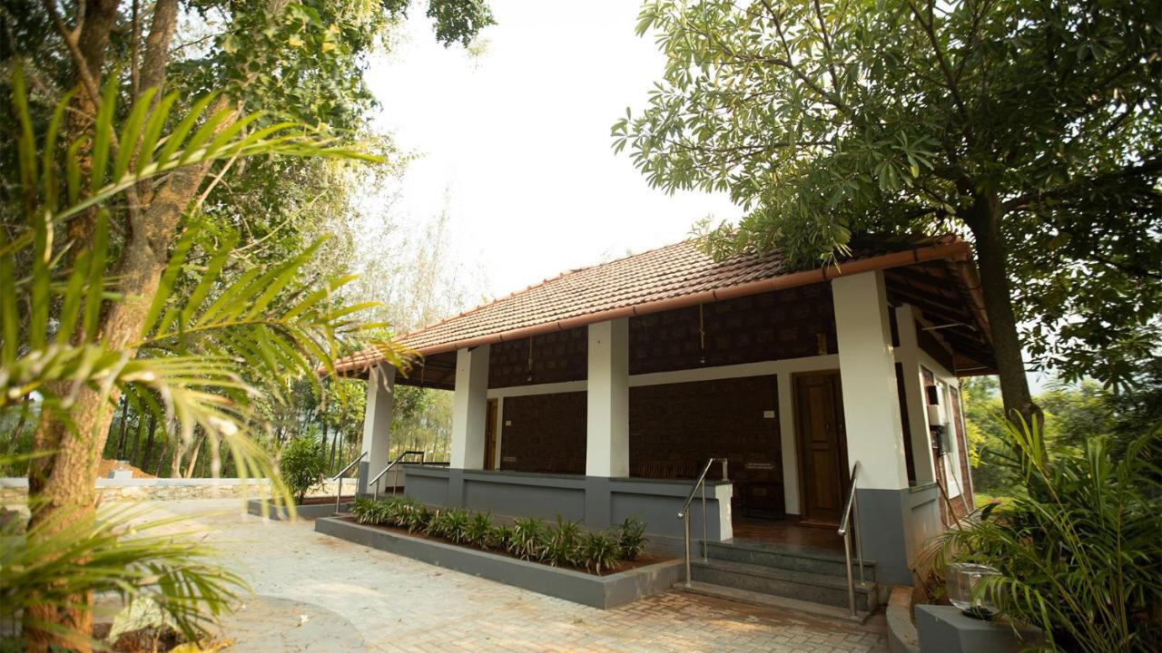 Aara Jungle Resort Coimbatore Buitenkant foto